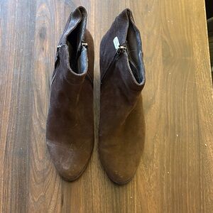 Blonde Women’s Brown Suede Ankle Boots